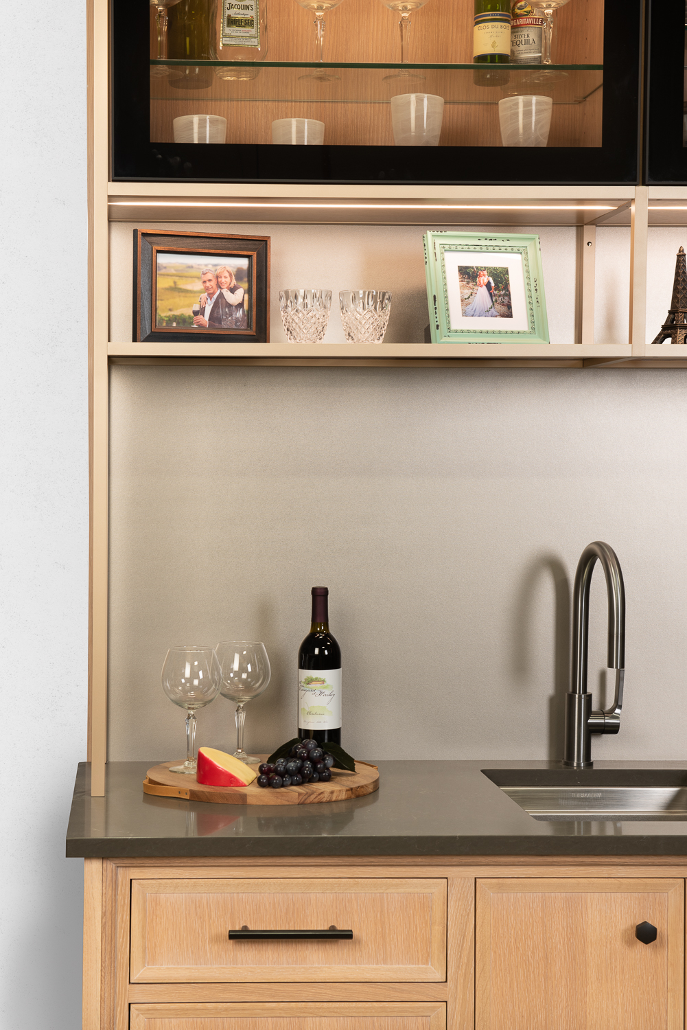 Open shelving kitchen cabinets